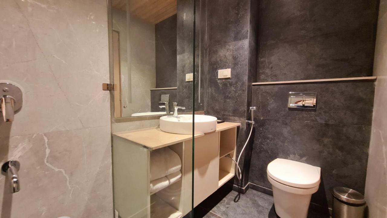Galaxy Club & Hotel Bijāpur Buitenkant foto