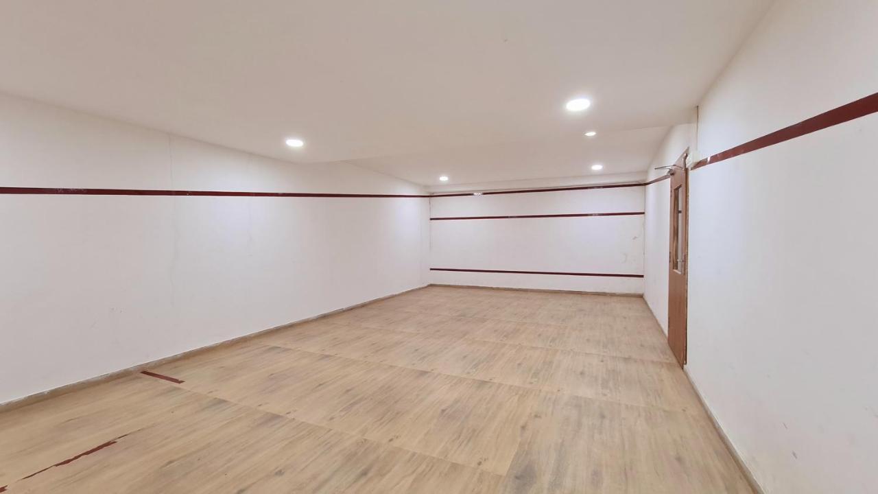 Galaxy Club & Hotel Bijāpur Buitenkant foto
