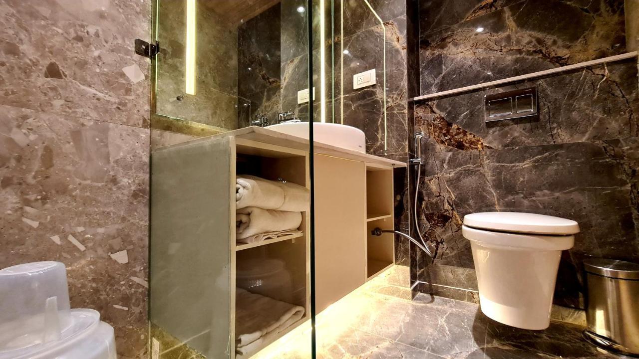 Galaxy Club & Hotel Bijāpur Buitenkant foto