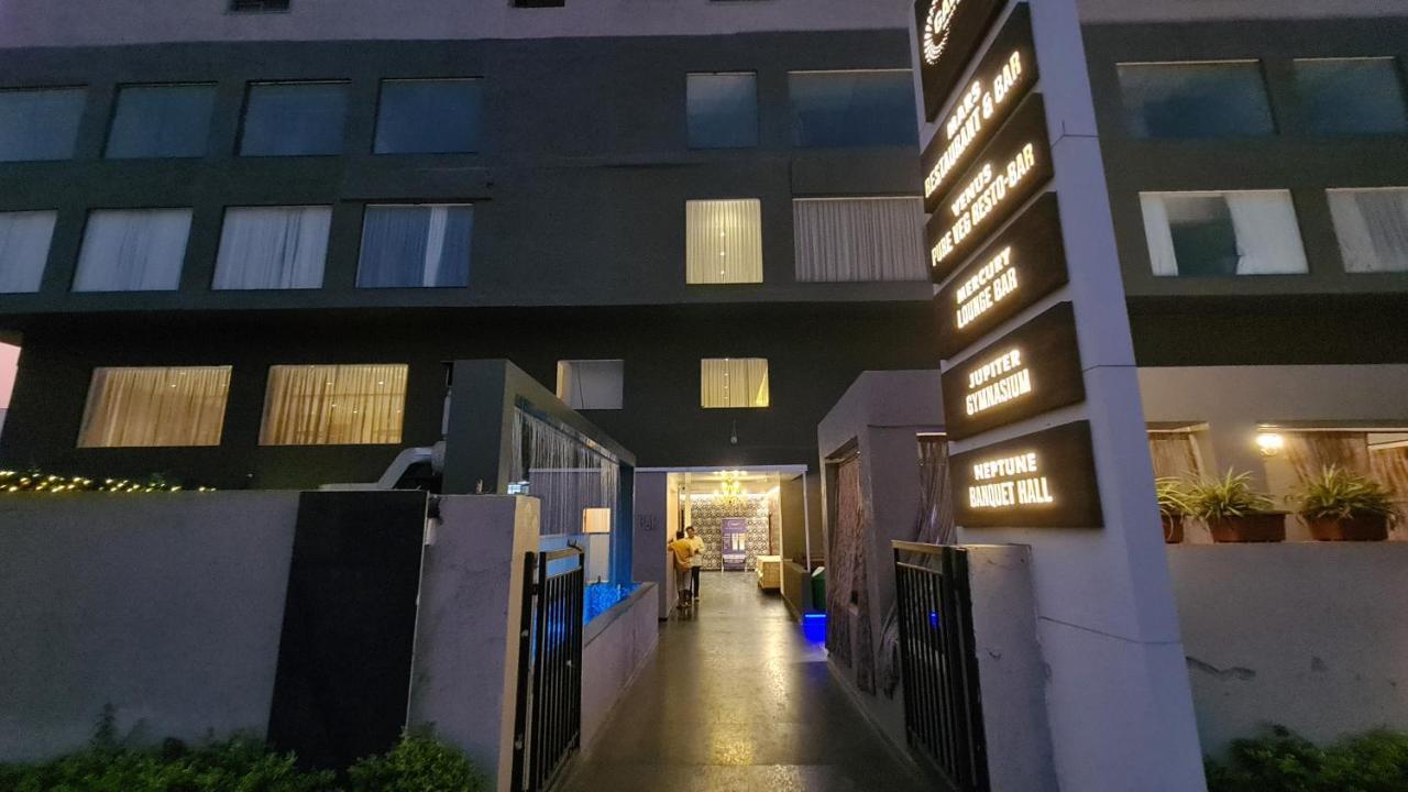 Galaxy Club & Hotel Bijāpur Buitenkant foto